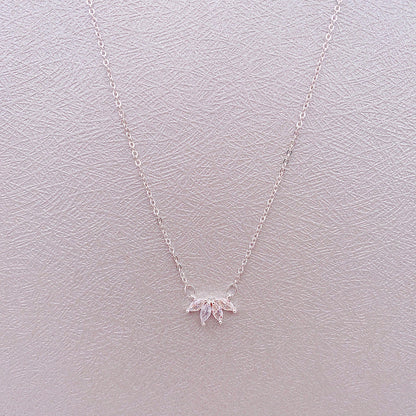 Fashion Jewelry Women's Personalized Fashion Leaf Shape Pendant Necklace
