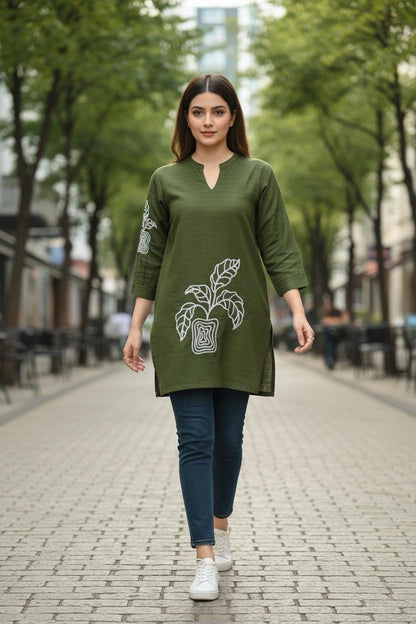 🎀 Everyday Bloom Floral Cotton Kurti – Fresh & Effortlessly Chic